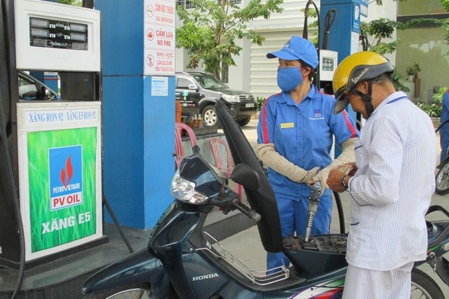 Theo các chuyên gia, sử dụng xăng sinh học là một xu hướng cần thiết hiện nay. Ảnh: M.Hạnh