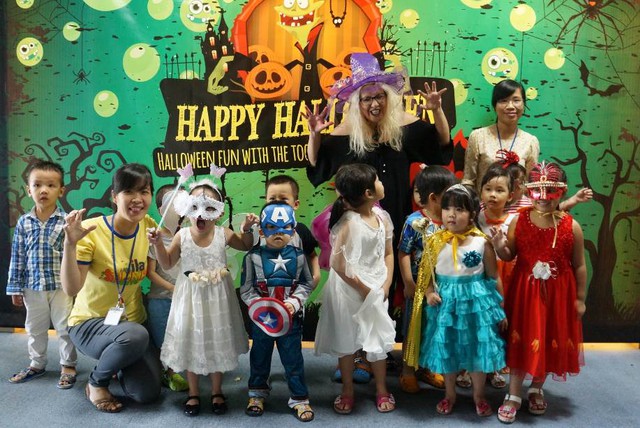 
Những trang phục hóa trang đầy sắc màu của các em nhỏ và giáo viên ILA
