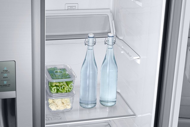 Xếp được những món có kích thước “quá khổ” vào tủ lạnh sẽ thuận tiện hơn rất nhiều cho các bà nội trợ