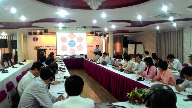 
PGS.TS Lương Ngọc Khuê-Cục trưởng QLKCB, trình bày kế hoạch Tuần lễ phòng, chống kháng thuốc tại hội thảo.
