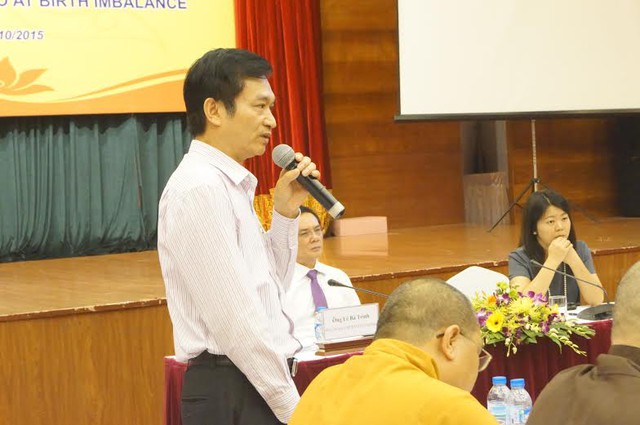 
Ông Lê cảnh Nhạc - Phó Tổng cục trưởng Tổng cục DS-KHHGĐ phát biểu tại Hội nghị
