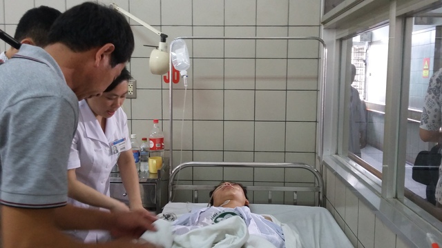 
Nạn nhân vụ tai nạn liên hoàn cầu vượt Thái Hà - Chùa Bộc đang điều trị tại Bệnh viện Bạch Mai
