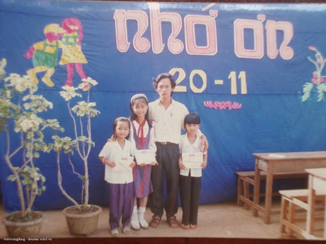 
Vì vậy, ngày Nhà giáo Việt Nam 20/11 là dịp để tôn vinh những người có công với sự nghiệp trồng người đồng thời đây là cơ hội để các thế hệ học trò thể hiện lòng biết ơn với thầy cô giáo của mình
