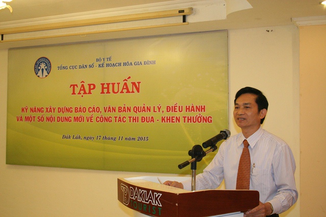 Phó Tổng cục trưởng DS-KHHGĐ, TS. Lê Cảnh Nhạc phát biểu khai mạc chương trình tập huấn.