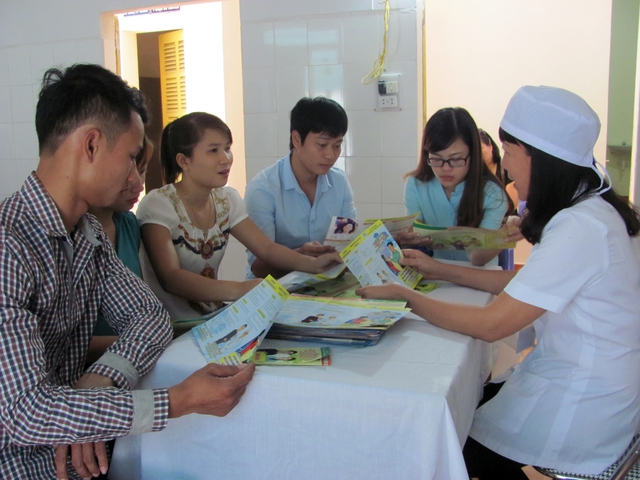 
Tư vấn sức khỏe sinh sản tiền hôn nhân tại Trạm y tế phường Hợp Đức (quận Đồ Sơn)
