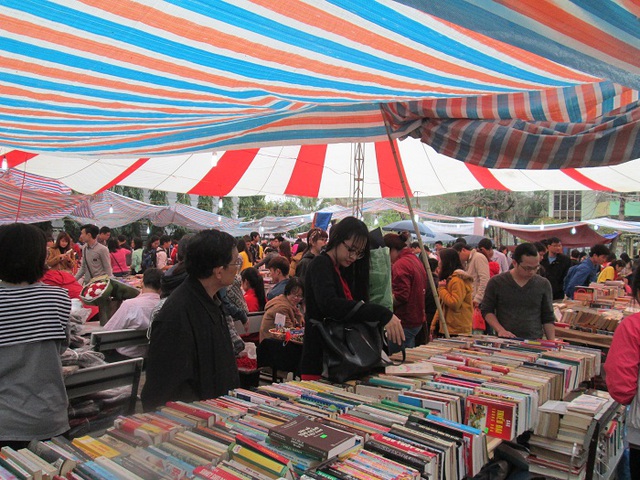 
 

Hội chợ tổ chức tại trường Đại học Văn Hóa (418 La Thành, Đống Đa, Hà Nội).

 
