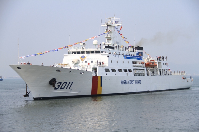 Tàu huấn luyện Badaro của lực lượng bảo vệ bờ biển Hàn Quốc tới Đà Nẵng. Ảnh: Đức Hoàng