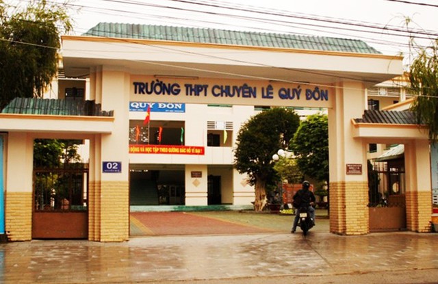 
Trường THPT chuyên Lê Quý Đôn, nơi Thanh đang học lớp 11 chuyên Anh. Ảnh: Zing
