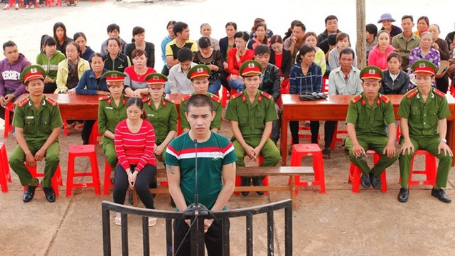 Chiến tại t&ograve;a. Ảnh: M.Q 