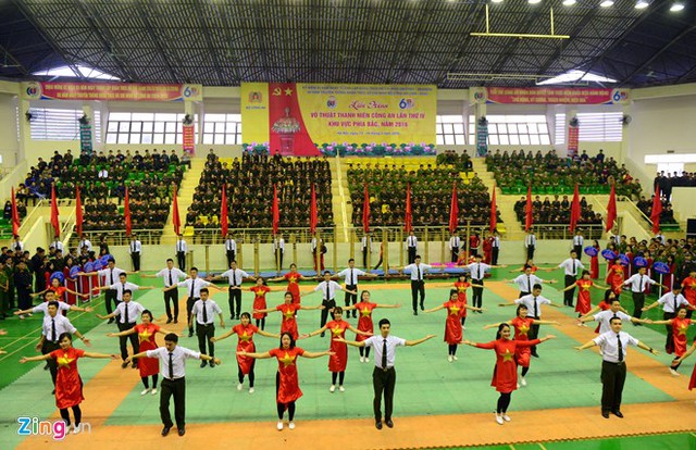 Sáng 14/3, liên hoan võ thuật thanh niên công an nhân dân có sự góp mặt của 700 vận động viên. Họ là đoàn viên đến từ các Tổng cục, Bộ tư lệnh, các đơn vị trực thuộc Bộ, Học viện, trường CAND, đoàn thanh niên các tỉnh, thành phố bao gồm Hà Nội, Hải Phòng, Bắc Ninh, Hưng Yên...