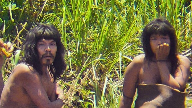 
Bộ lạc sống ở những vùng xa xôi thuộc rừng rậm Amazon và tách biệt với thế giới bên ngoài
