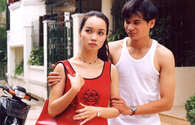 Năm 2000, Mai Thu Huyền và Công Dũng trong bộ phim Sóng ngầm (đạo diễn Vũ Hồng Sơn - Nguyễn Hữu Trọng) đã tạo nên một trong những cặp đôi đẹp nhất của màn ảnh Việt thời bấy giờ. 