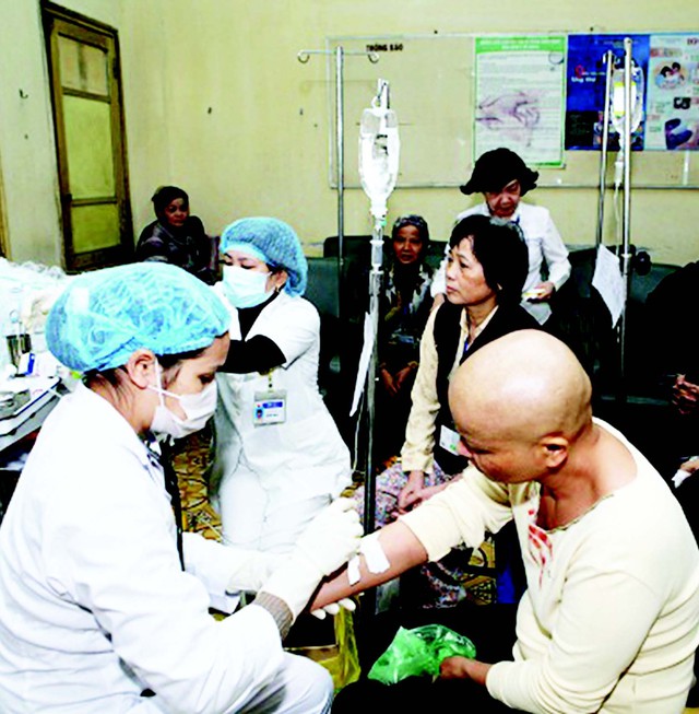 
Thuốc chữa ung thư made in Việt Nam được điều chế thành công sẽ giúp bệnh nhân được tiếp cận thuốc tốt, giá rẻ. Ảnh: TM
