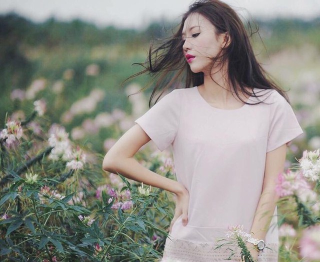 Ngọc Châm từng làm người mẫu ảnh, diễn viên và tham gia cuộc thi người đẹp.