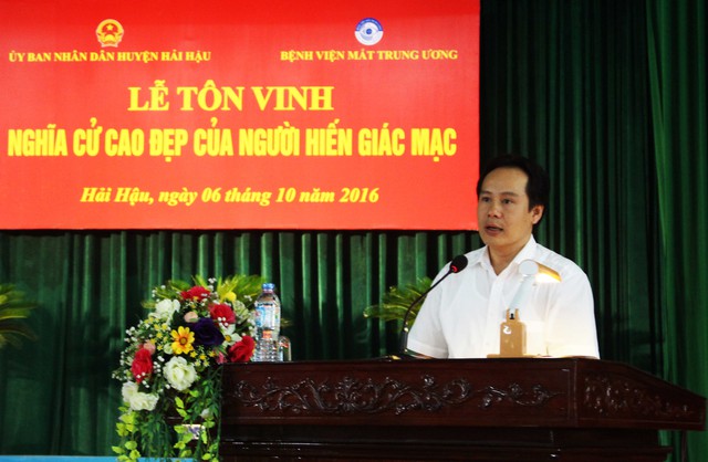 
Ông Nguyễn Hoàng Phúc - Phó Giám đốc Trung tâm điều phối Quốc gia về ghép bộ phận cơ thể người phát biểu tại buổi lễ. Ảnh: ĐB
