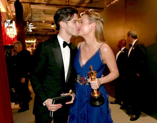 
Alex Greenwald chính là người hộ tống Brie Larson tới tất cả lễ trao giải, từ Oscar, SAG Award, Quả cầu vàng, BAFTA cho tới giải Tinh thần độc lập. Ảnh: Getty Images
