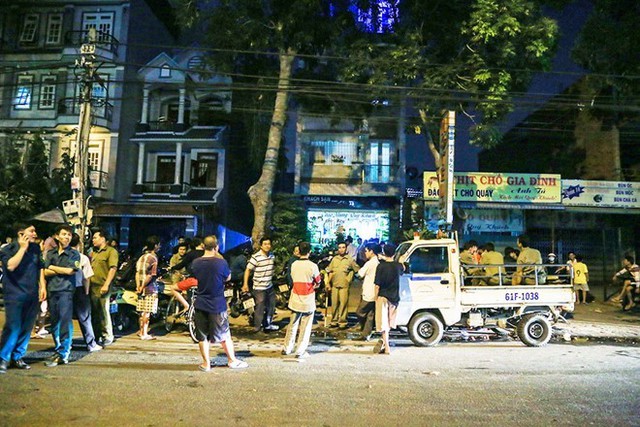 
C&ocirc;ng an phong tỏa hiện trường Đạt bị s&aacute;t hại v&agrave;o ng&agrave;y 21/4. Ảnh: N.D.
