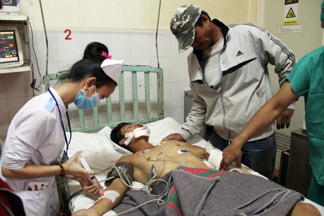 
Anh Cao Minh Cung đang điều trị tại Bệnh viện II Lâm Đồng.
