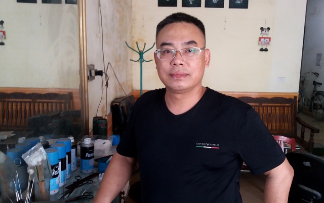 
Anh Nguyễn Quang Trung kể lại sự việc với PV. Ảnh: Đ. Tuỳ
