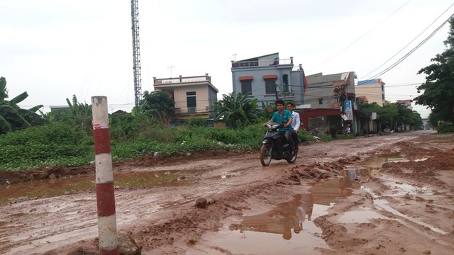 
Được biết, tuyến đường này được một đơn vị xây dựng trúng thầu và chưa được thi công
