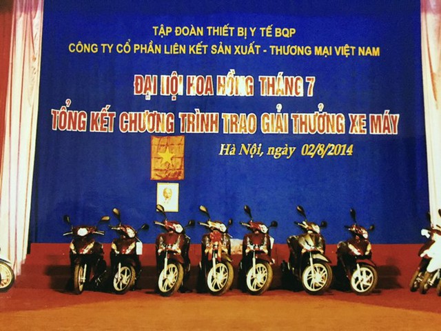 Những chiếc xe m&aacute;y được d&ugrave;ng l&agrave;m phần thưởng cho c&aacute;c nh&agrave; ph&acirc;n phối - Ảnh: Cơ quan điều tra cung cấp