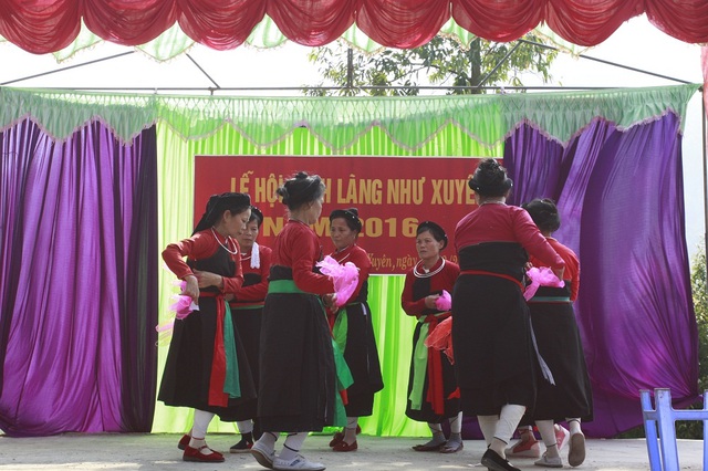 
Trong lễ hội năm nay, câu lạc bộ đa thế hệ hát sình ca Cao Lan Như Xuyên chính thức ra mắt

 

 
