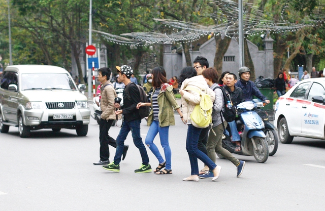 Theo thống kê của CSGT Hà Nội, trong năm 2015 có 150 vụ tai nạn liên quan đến người đi bộ.