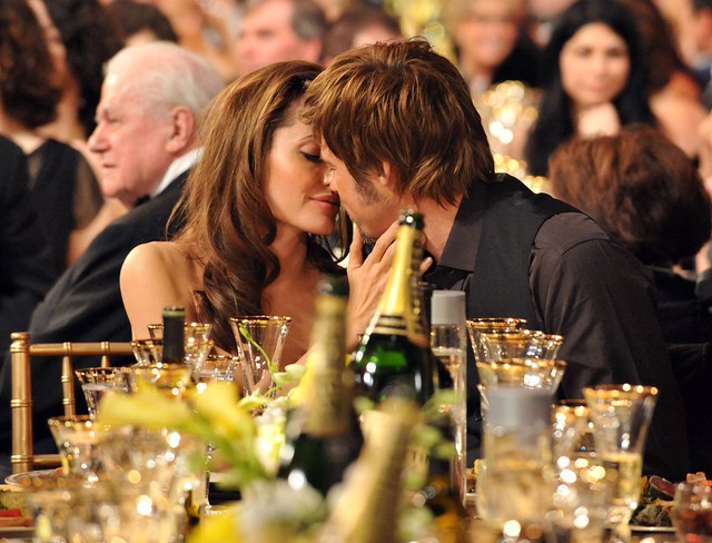 
Trên thực tế thì mối quan hệ của Angelina Jolie (40 tuổi) và Brad Pitt (52 tuổi) từ lâu đã phải đối mặt với nhiều tin đồn chia tay như vậy.
