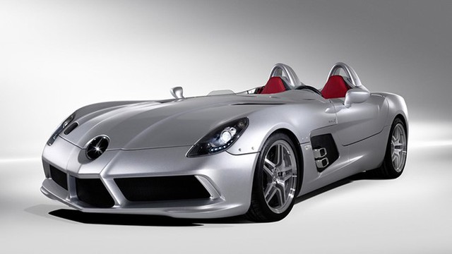 
Tiếp đó là McLaren Mercedes SLR Stirling Moss cùng thông số vận tốc tối đa 355 km/h.
