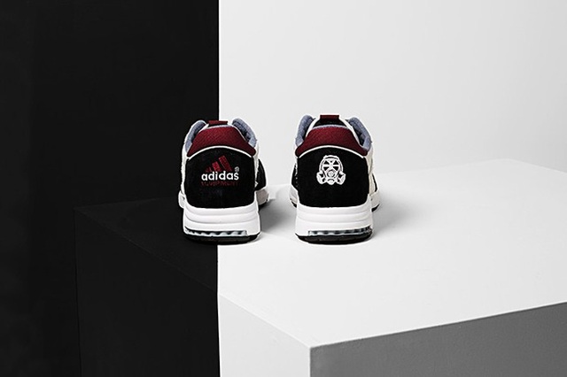 
Một sản phẩm hợp tác của adidas và Footpatrol.
