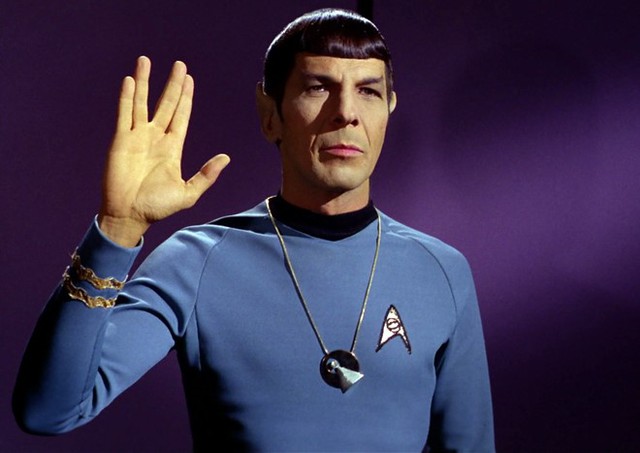 
Loạt phim Star Trek: Giống như nhiều người dân Mỹ, Tổng thống Obama là người yêu thích dòng phim khoa học viễn tưởng, đặc biệt là thương hiệu Star Trek. Tại một cuộc họp báo năm 2009, ông từng nhắc đến Spock; và sau này còn gửi lời chia buồn tới gia đình Leonard Nimoy khi nam diễn viên có sự nghiệp gắn liền với nhân vật người Vulcan trong phim qua đời. Ngoài ra, ngài tổng thống có lần thừa nhận ông từng dành tình cảm đặc biệt cho nhân vật nữ Uhara trong Star Trek khi còn là một cậu thiếu niên.
