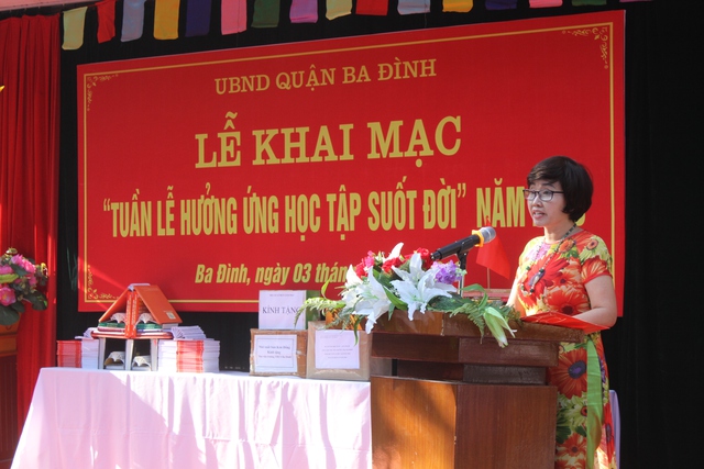 
Phó Phòng GD&ĐT quận Ba Đình Hà Thị Ngọc phát biểu tại lễ khai mạc.
