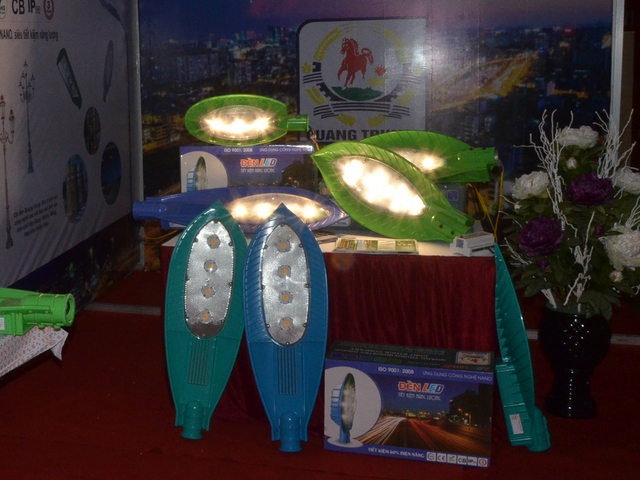 Gian hàng trưng bày đèn của Tập đoàn công nghiệp Quang Trung, Ninh Bình. (Ảnh: TG)