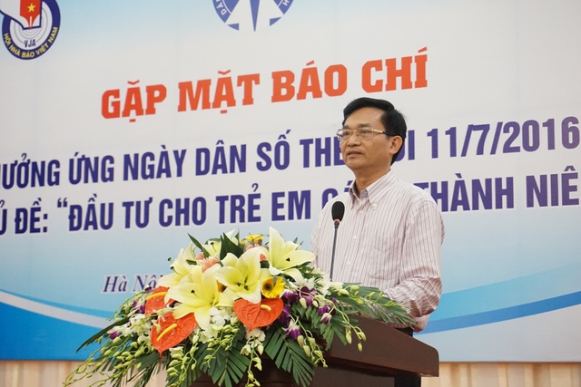 
TS Lê Cảnh Nhạc – Phó Tổng cục trưởng Tổng cục DS-KHHGĐ (Bộ Y tế) phát biểu khai mạc buổi gặp mặt. Ảnh N.Mai
