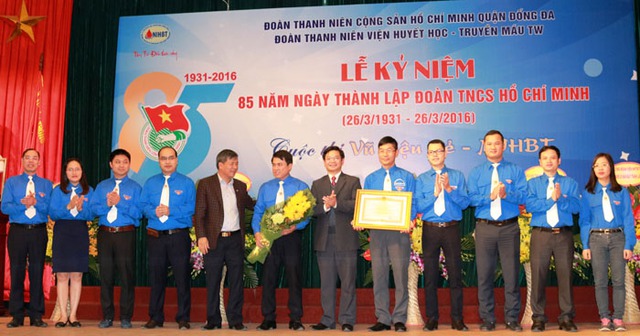 
Đoàn thanh niên cộng sản Hồ Chí Minh Viện Huyết học& Truyền máu TW nhận bằng khen của Thủ tướng Chính phủ.
