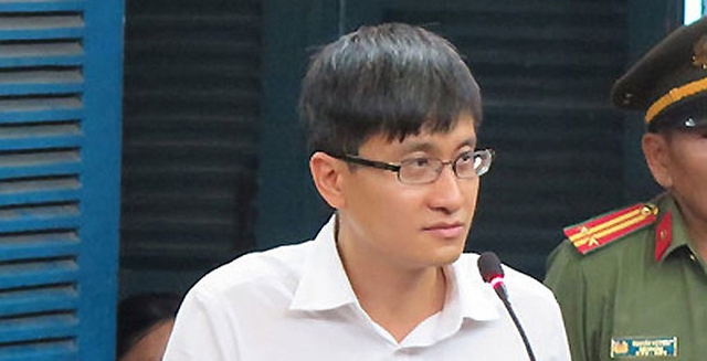 
&Ocirc;ng Cao To&agrave;n Mỹ xuất hiện tại t&ograve;a.
