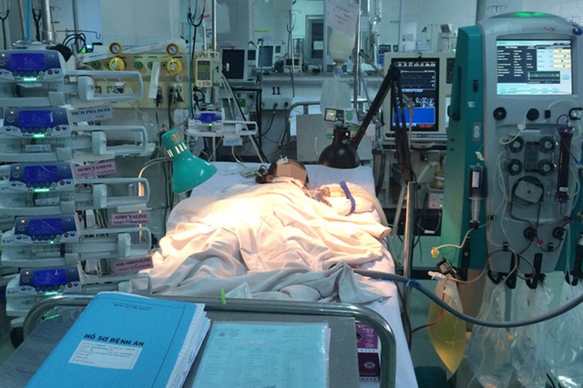 
Một trường hợp bị tai nạn thương tích được cấp cứu tại Bệnh viện Nhi đồng 1. TP HCM. Ảnh: Thanh niên
