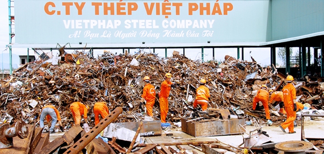 Nhà máy luyện cán thép Việt Pháp chuẩn bị di dời địa điểm mới (ảnh tư liệu).