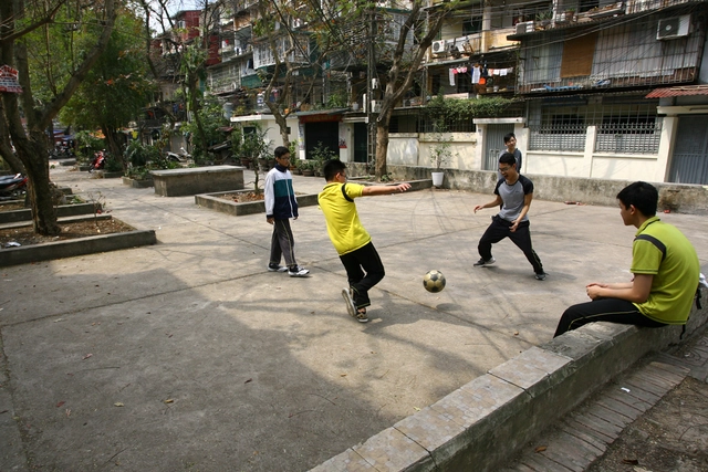 Một góc nhỏ hiếm hoi để trẻ có thể vui chơi tại khu B3 Giảng Võ.