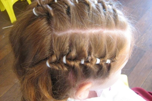 5 kiểu buộc tóc đẹp cho bé gái xinh như công chúa
