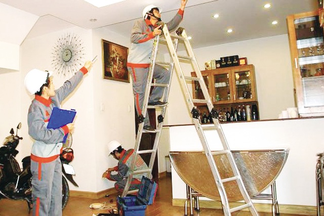 Dịch vụ sơn sửa nhà cuối năm bắt đầu nhiều việc, bội thu. Ảnh: T.G