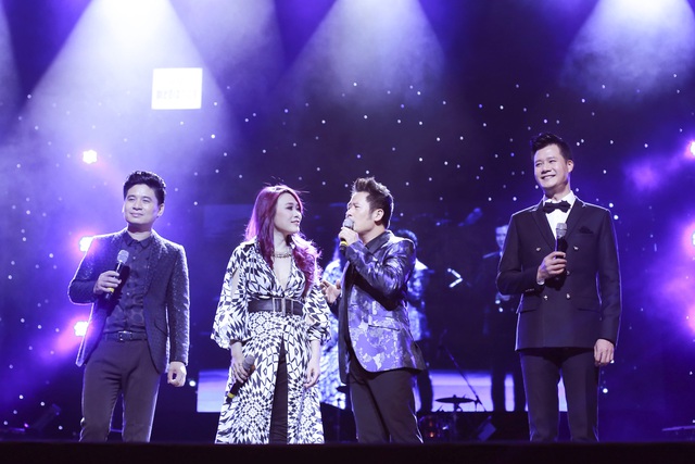 
Tối 23/7, Mỹ Tâm tổ chức đêm nhạc riêng tại thủ đô Hà Nội mang tên Hãy về với nhau với sự tham gia của 3 khách mời đó là Bằng Kiều, Quang Dũng và Tấn Minh.
