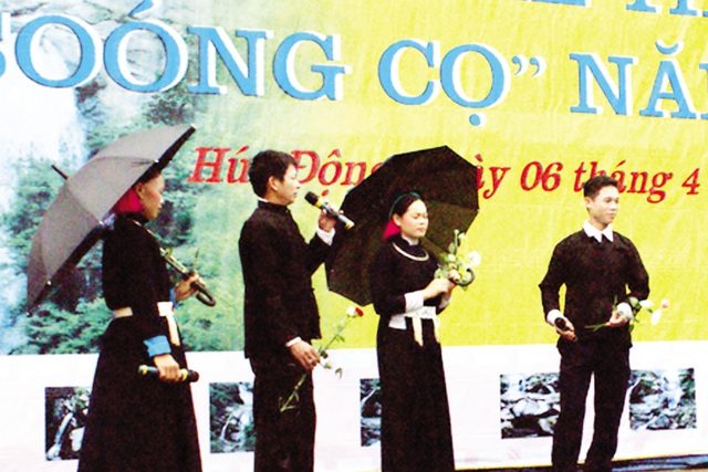 Một màn biểu diễn Soóng Cọ của các nghệ nhân ở Quảng Ninh. Ảnh: TL
