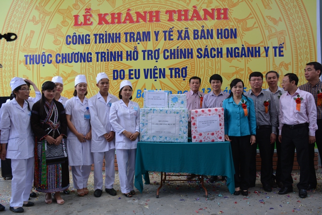 
Trạm Y tế xã Bản Hon là một trong 5 trạm y tế của Lai Châu được đầu tư từ ngân sách chương trình hỗ trợ chính sách ngành y tế do EU viện trợ. Ảnh: V.Thu
