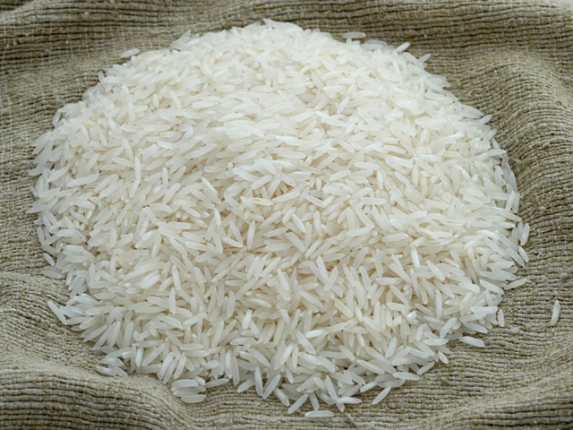 Gạo là mặt hàng được ưu đãi thuế khi nhập về từ Lào. Ảnh minh họa