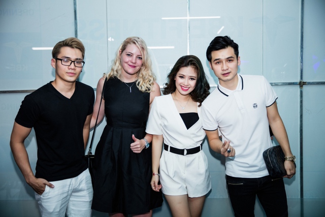
Hôm qua, ca sĩ Dương Hoàng Yến và người yêu, ca sĩ Hà Anh xuất hiện tại một sự kiện ở Hà Nội.
