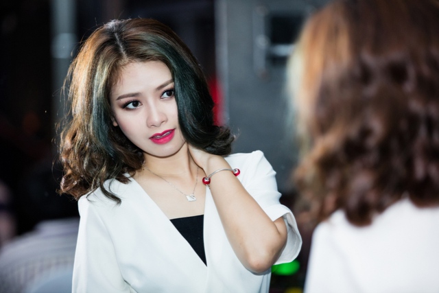 Sau lùm xùm với BTC chương trình Hoa hậu biển, Dương Hoàng Yến ngày càng đắt show hơn.