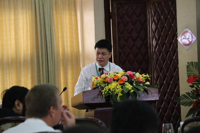 
PGS. TS Hoàng Văn Minh, Phó Hiệu trưởng Trường Đại học Y tế Công cộng phát biểu tại Hội nghị.
