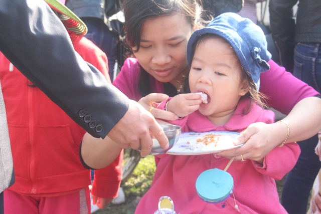 
Ngon lành bên món bánh cuốn truyền thống của quê hương.
