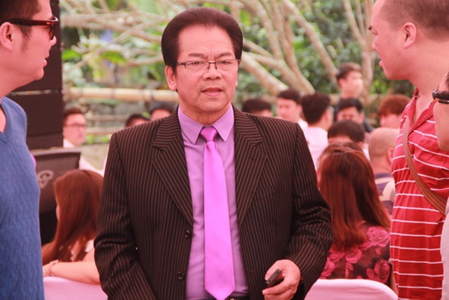 
NSƯT Trần Nhượng, một người anh của Hiệp Gà cũng đến chung vui với danh hài.
